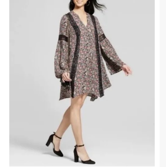 Knox Boho Tunic Rose Black and Red Floral Top - Picture 1 of 7